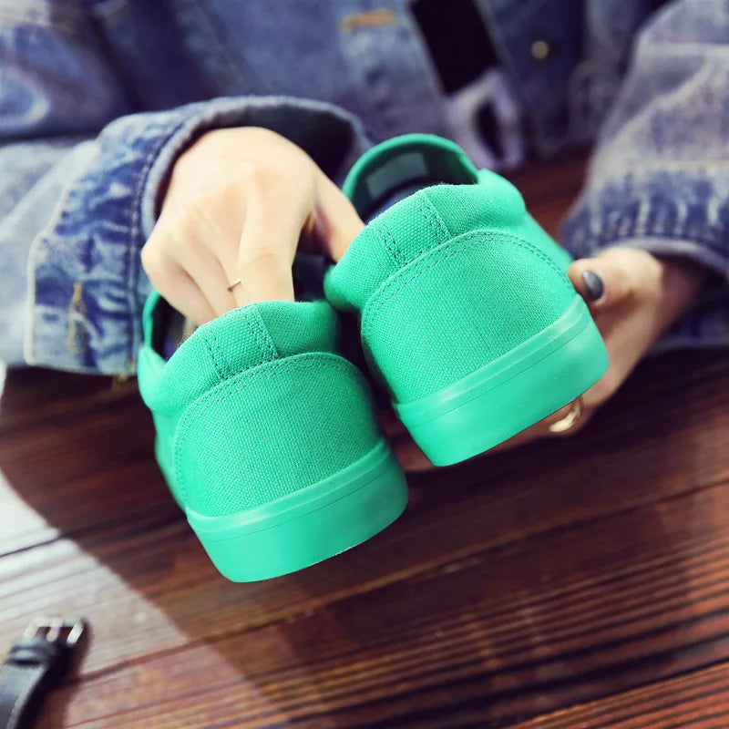 Canvas Shoes for Men Driving Slip on Shoes Designer Sneakers Women or Men Loafers