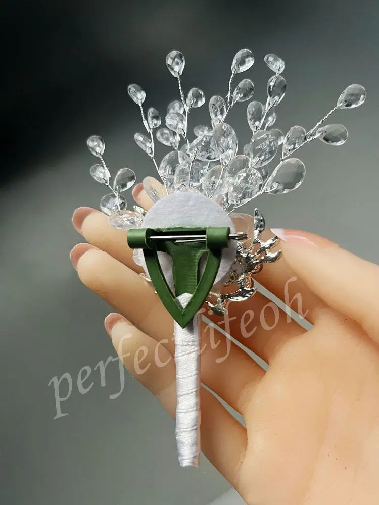 Perfect Wedding bouquet Bridal wedding bouquet holding hands Crystal boutique wedding bouquet